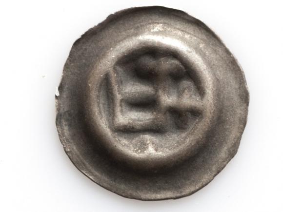 Brakteat Krzyżacki Kwadrat z krzyżami (1)