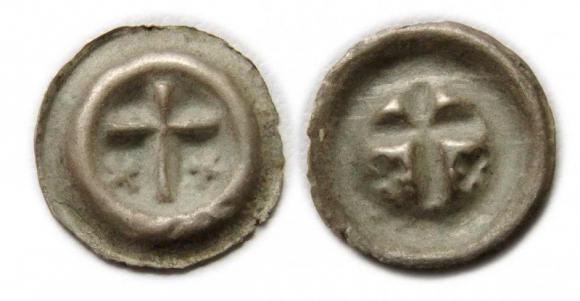 Brakteat krzyż łaciński Zakon Krzyżacki (1)